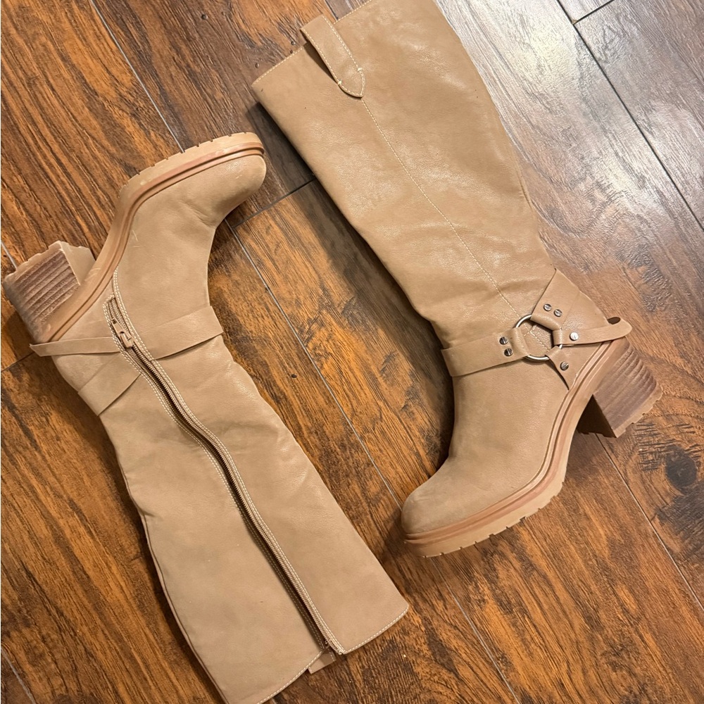 Stylish Tan Heeled Boots